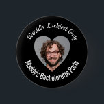 Der glücklichste Typ Junggeselinnen-Abschied Black Button<br><div class="desc">Feiern Sie die Liebe und den Spaß des bald verheirateten Ehepaares mit unserem Junggeselinnen-Abschied "World's Luckiest Typ" Abzeichen Button! Dieses amüsante und personalisierte Accessoire ist die perfekte Ergänzung zu jedem Junggeselinnen-Abschied und sorgt für eine Touch Spaß und Verspieltheit.</div>