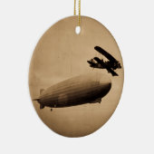 Der Graf Zeppelin Approaching New York City 1928 Keramikornament (Rechts)