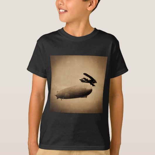 Der Graf Zeppelin Approaching New York City 1928 T-Shirt (Vorderseite)