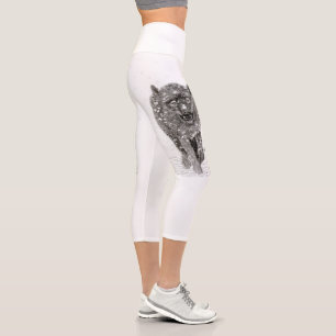 Der graue Schwarze Wolf im Schnee , der wilde Wint Capri Leggings
