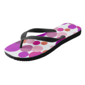 Der große 70er-Polka hat lila Punkte Badesandalen (Schrägansicht)