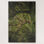 Der große alte Baum im Wald Puzzle (Vertikal)