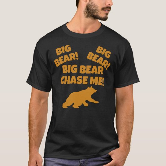Der große Bär jagt mich! Wesentlicher T - Shirt (Vorderseite)