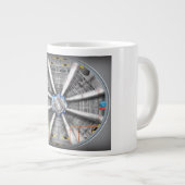 Der große Hadron-Collider Jumbo-Tasse (Vorderseite Rechts)