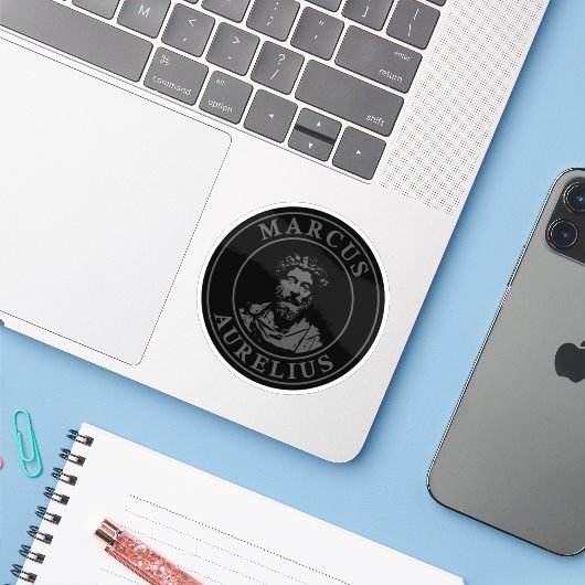 Der Große Stoiker Marcus Aurelius (grau) Aufkleber (Laptop mit iPhone)