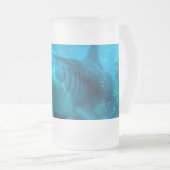 Der größte Haifisch Mattglas Bierglas (VorderseiteRechts)