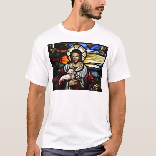 Der gute Hirte; Jesus auf Buntglas T-Shirt (Vorderseite)