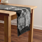 Der Halloween-Ball (auf Schwarzem) Kurzer Tischläufer (Beispiel)