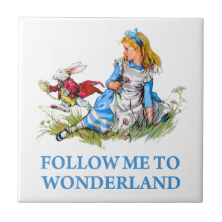 Der Hase sagt Alice: "Folge mir nach Wonderland" Fliese