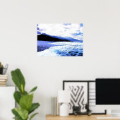 Der helle Strand in Blautönen Poster (Heimbüro)