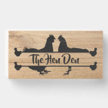 Der Hen Den Wood sieht wie Hühnercoop aus