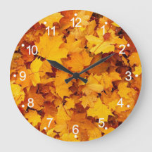 Der Herbst hinterlässt eine große Wall-Uhr