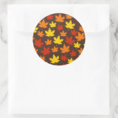 Der Herbst hinterlässt farbenfrohe Muster Runder Aufkleber (Tasche)