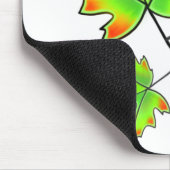 Der Herbst hinterlässt rote, orangefarbene Blätter Mousepad (Ecke)