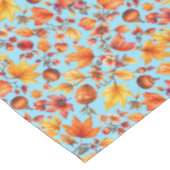 Der Herbst ist in der Luft Tischdecke (Schrägansicht)