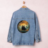 Der Herbst lässt eine gemütliche schwarze Katze fa Jeansjacke (Hangar)