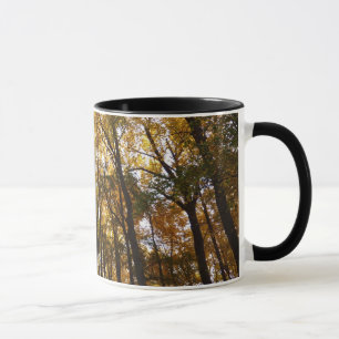 Der Herbst verlässt die Natur am Morgen Tasse