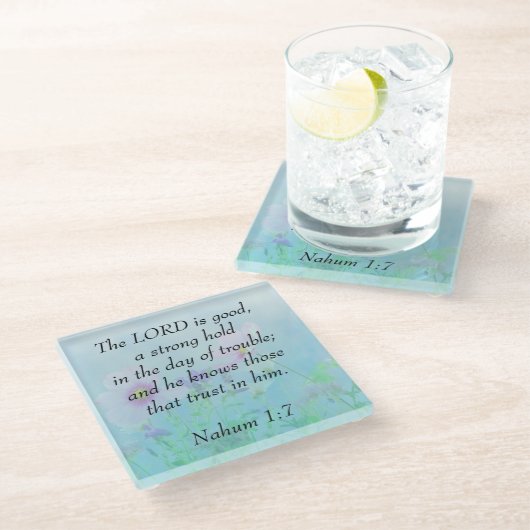 Der Herr ist gut - Nahum 1:7 Glasuntersetzer (Schrägansicht)