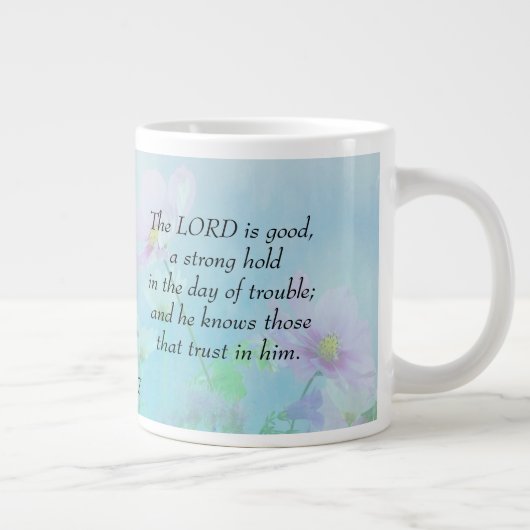 Der Herr ist gut - Nahum 1:7 Jumbo-Tasse (Rechts)