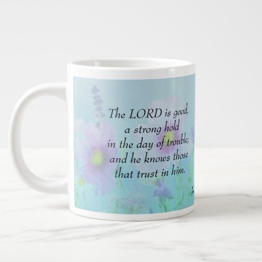 Der Herr ist gut - Nahum 1:7 Jumbo-Tasse (Links)