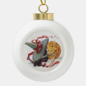 Der Hexenkuss: eine Kürbislaterne zu Halloween Keramik Kugel-Ornament (Vorderseite)