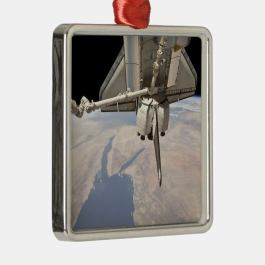 Der hintere Abschnitt des dockten Space Shuttles Silbernes Ornament (Rechts)
