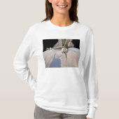 Der hintere Abschnitt des dockten Space Shuttles T-Shirt (Vorderseite)