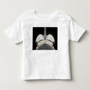 Der hintere Teil des Raumschiffs bewegt sich Kleinkind T-shirt