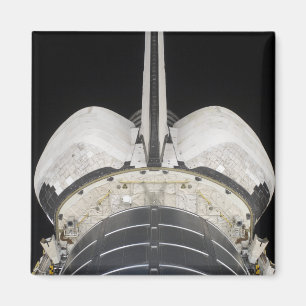 Der hintere Teil des Raumschiffs bewegt sich Magnet