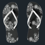 Der Hochzeits-Empfang drehen Reinfälle um, die | Badesandalen<br><div class="desc">Ein niedlicher Gastbevorzugungszusatz zu Ihrem Bestimmungsortstrand- oder Poolsidehochzeits-Empfang! Lassen Sie Ihre Damengäste die Nacht weg in diesen bequemen "Tanzenschuhen" tanzen umdrehen Reinfälle. Legen Sie die umgedrehtereinfälle in einen Korb neben dem Tanzboden. Beispielfarbe wird in Schwarzweiss gezeigt - Klicken "fertigt es" zur Änderungsfarbe besonders an. Ein schönes weißes Blumenmuster, lässt diese...</div>