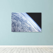 Der Horizont der Erde gegen die Schwärze des Weltr Leinwanddruck (Insitu (Holzboden))
