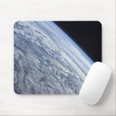 Der Horizont der Erde gegen die Schwärze des Weltr Mousepad (Mit Mouse)