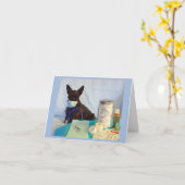 Der Hund ist in Karte (Gelbe Blume)