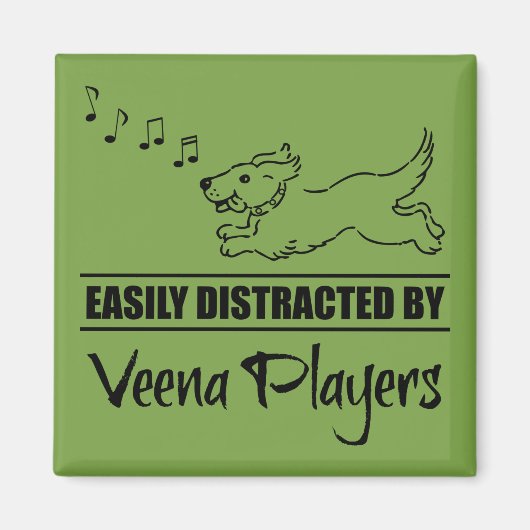 Der Hund wird von Veena-Spielern leicht abgelenkt Magnet (Vorne)