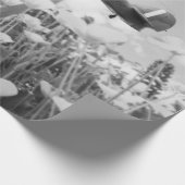 Der Hurrikan Hawker fliegt im Frühling über Mohn Geschenkpapier (Ecke)