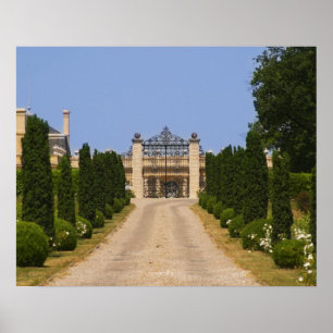 Der imposante Eingang des Chateau Haut Sarpe, Poster