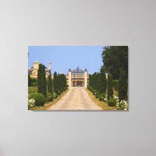 Der imposante Eingang zu Chateau Haut Sarpe, der Leinwanddruck