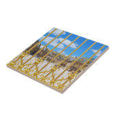 Der Innenhof des Versailles Palace durch das Tor Fliese (Seite)