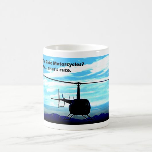Der ist niedlicher Hubschrauber Kaffeetasse (Mittel)