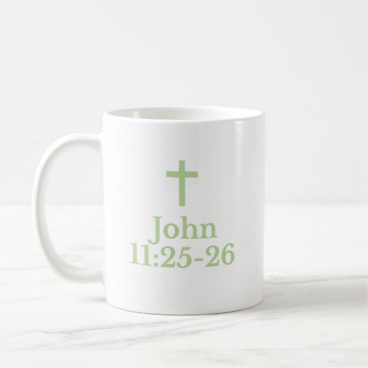 Der John 11:25-26 Becher Kaffeetasse (Links)