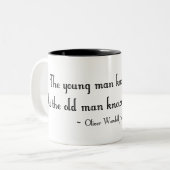 Der junge Mann kennt die Regeln… Zweifarbige Tasse (Vorderseite Links)