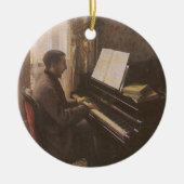Der junge Mann spielt Klavier von Gustave Caillebo Keramikornament (Vorne)