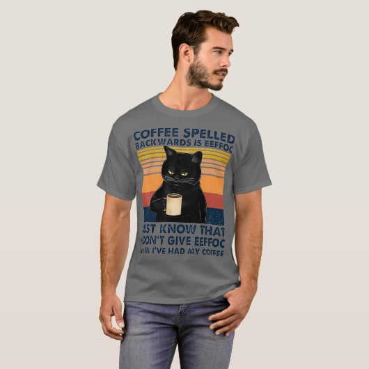 Der Kaffee, der zurückgeschraubt wird, ist das Tri T-Shirt (Vorne ganz)