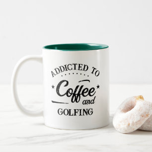 Der Kaffee und das Golfspielen sind die Lieblinge Zweifarbige Tasse