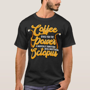 Der Kaffeemaschine-Kaffee gibt Ihnen den Power zum T-Shirt