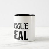 Der Kampf ist ein echter schwarzer Rim Zweifarbige Tasse (Mittel)