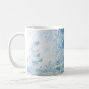 Der klare Himmel am Tag, als das Licht vorbei war Kaffeetasse