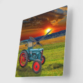Der klassische Traktor Hanomag R22 Quadratische Wanduhr (Winkel)