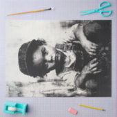 Der kleine Abenteurer entkleidet Junge Seidenpapier (Basteln)