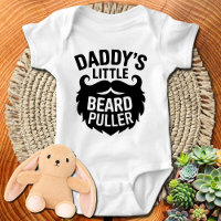 Der kleine Bärenpuller von Funny Beard Baby Grow-D
